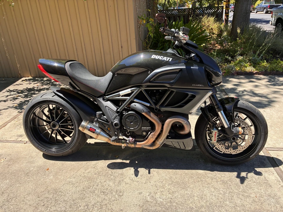 2011 Ducati Diavel - Image 9 of 31