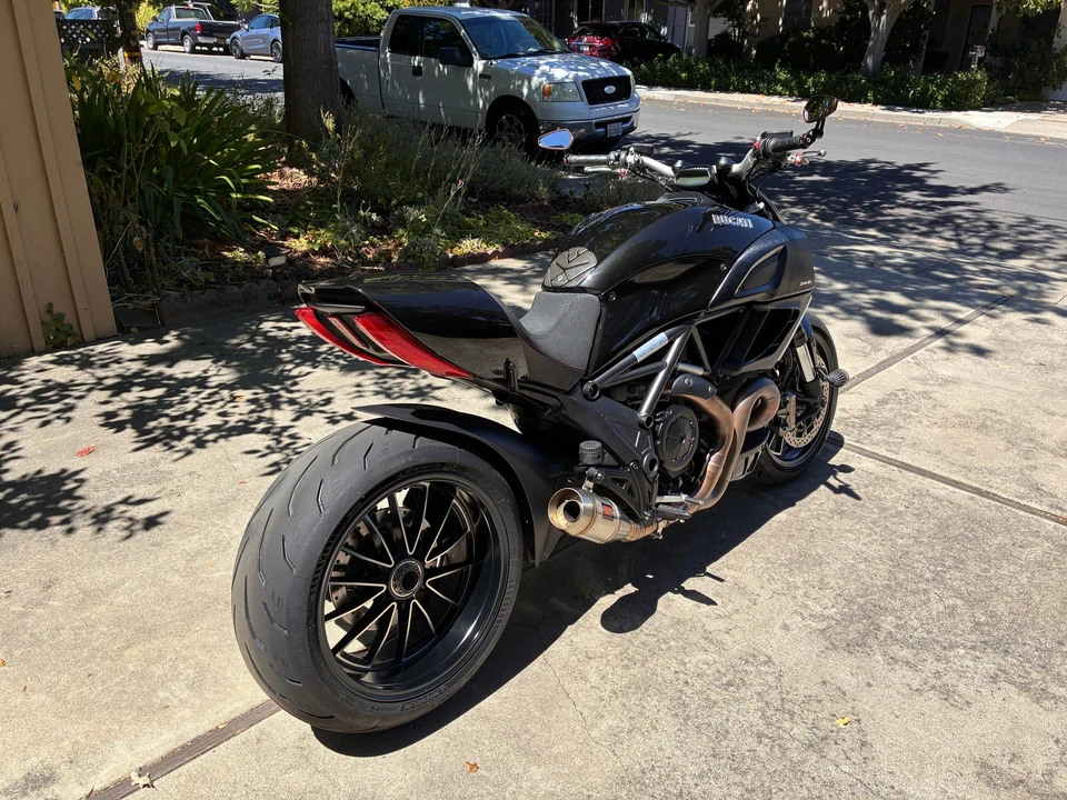 2011 Ducati Diavel - Image 11 of 31