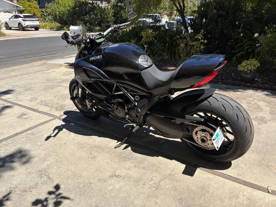 2011 Ducati Diavel - Image 15 of 31