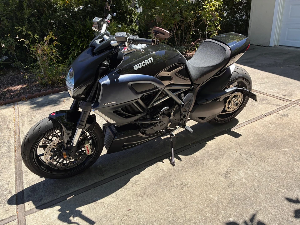2011 Ducati Diavel - Image 2 of 31