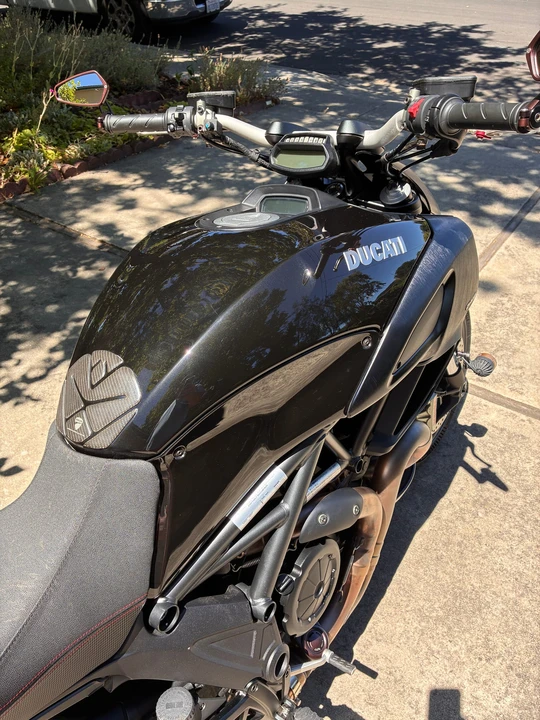 2011 Ducati Diavel - Image 19 of 31