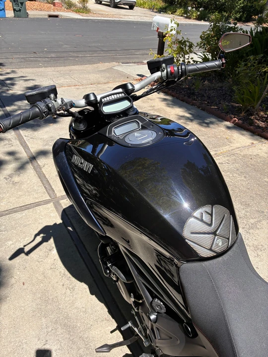 2011 Ducati Diavel - Image 20 of 31
