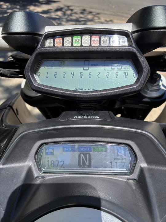 2011 Ducati Diavel - Image 22 of 31