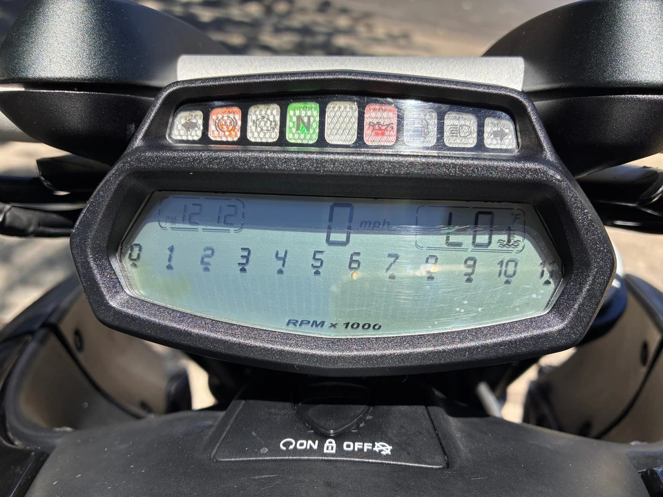 2011 Ducati Diavel - Image 23 of 31
