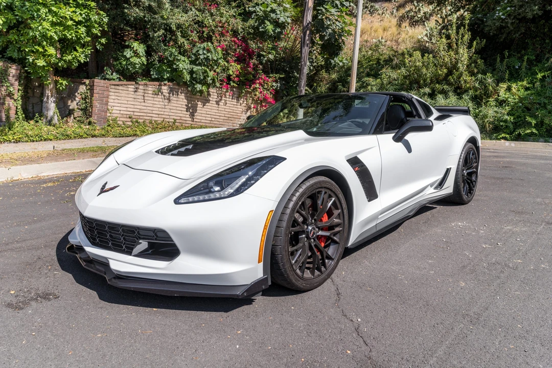 2015 Chevrolet Corvette C7 Z06 - Image 2 of 31
