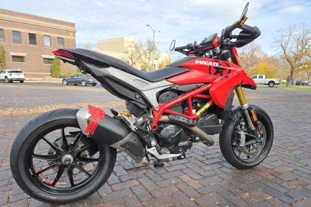 2015 Ducati Hypermotard - Image 2 of 7