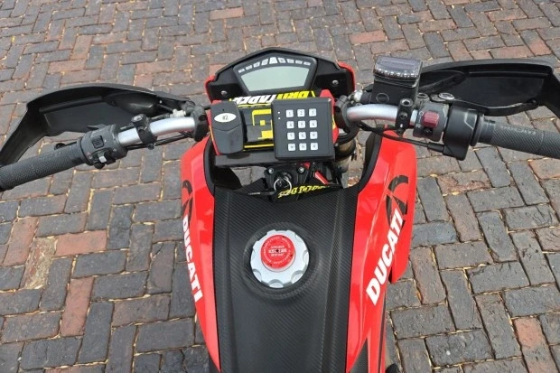 2015 Ducati Hypermotard - Image 4 of 7