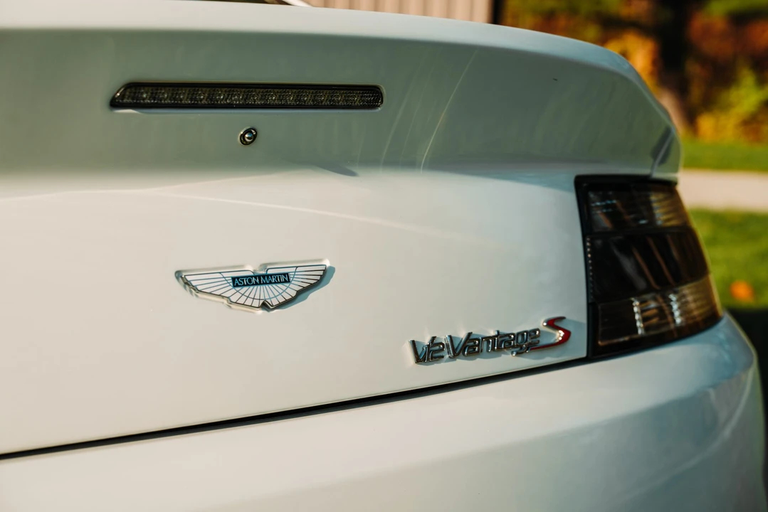 2017 Aston Martin V12 Vantage (2010-2018) - Image 31 of 31