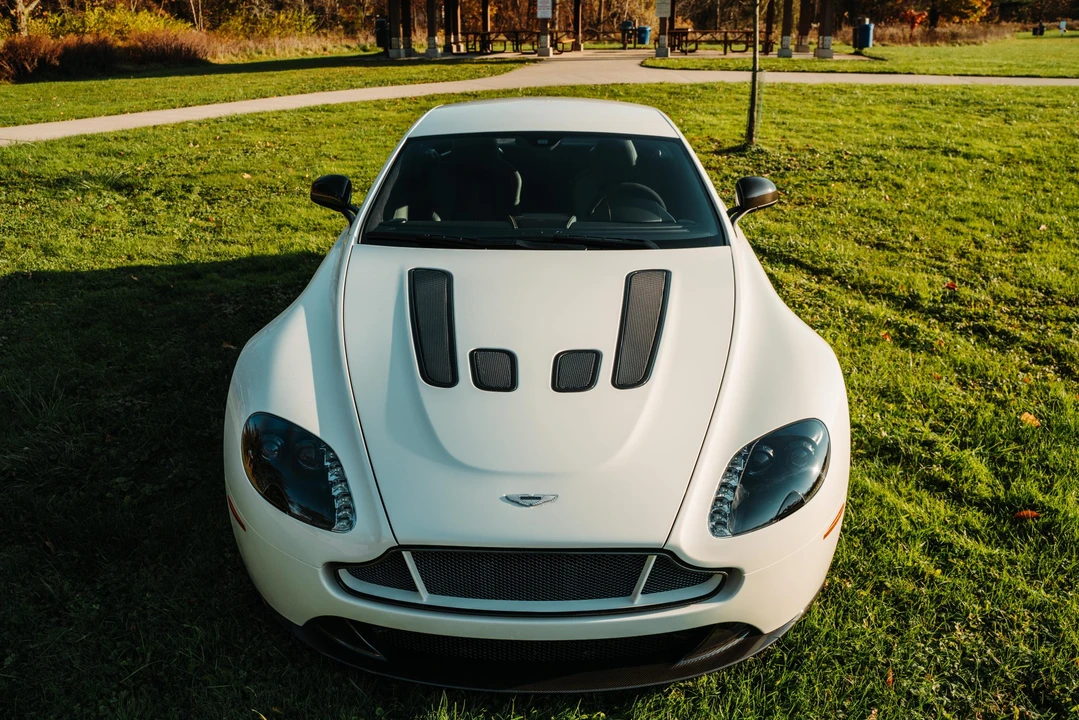 2017 Aston Martin V12 Vantage (2010-2018) - Image 15 of 31