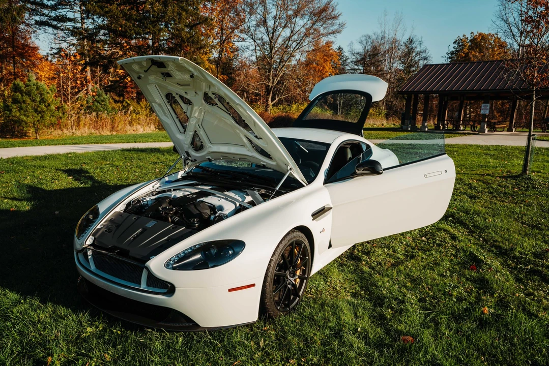 2017 Aston Martin V12 Vantage (2010-2018) - Image 12 of 31