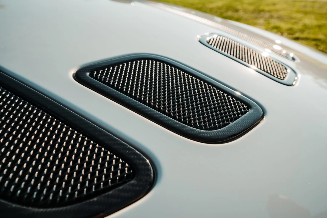 2017 Aston Martin V12 Vantage (2010-2018) - Image 18 of 31