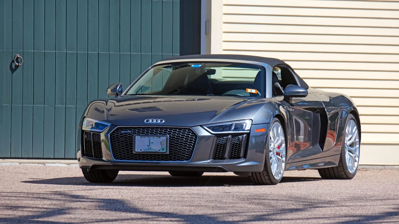 2017 Audi 4S R8 - Image 3 of 31