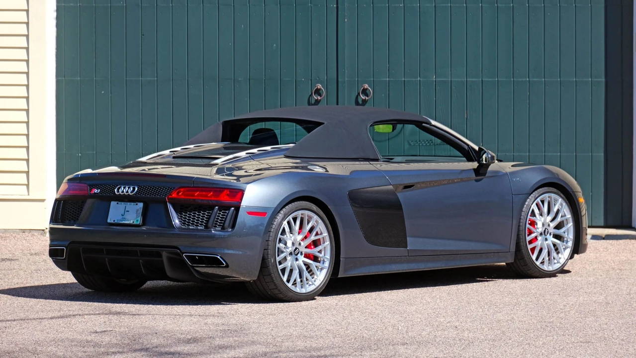 2017 Audi 4S R8 - Image 15 of 31