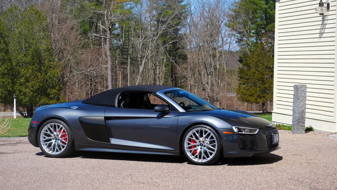2017 Audi 4S R8 - Image 17 of 31