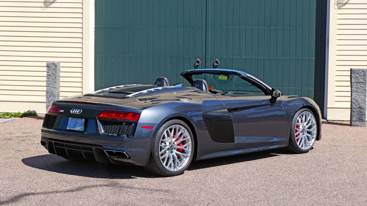 2017 Audi 4S R8 - Image 27 of 31