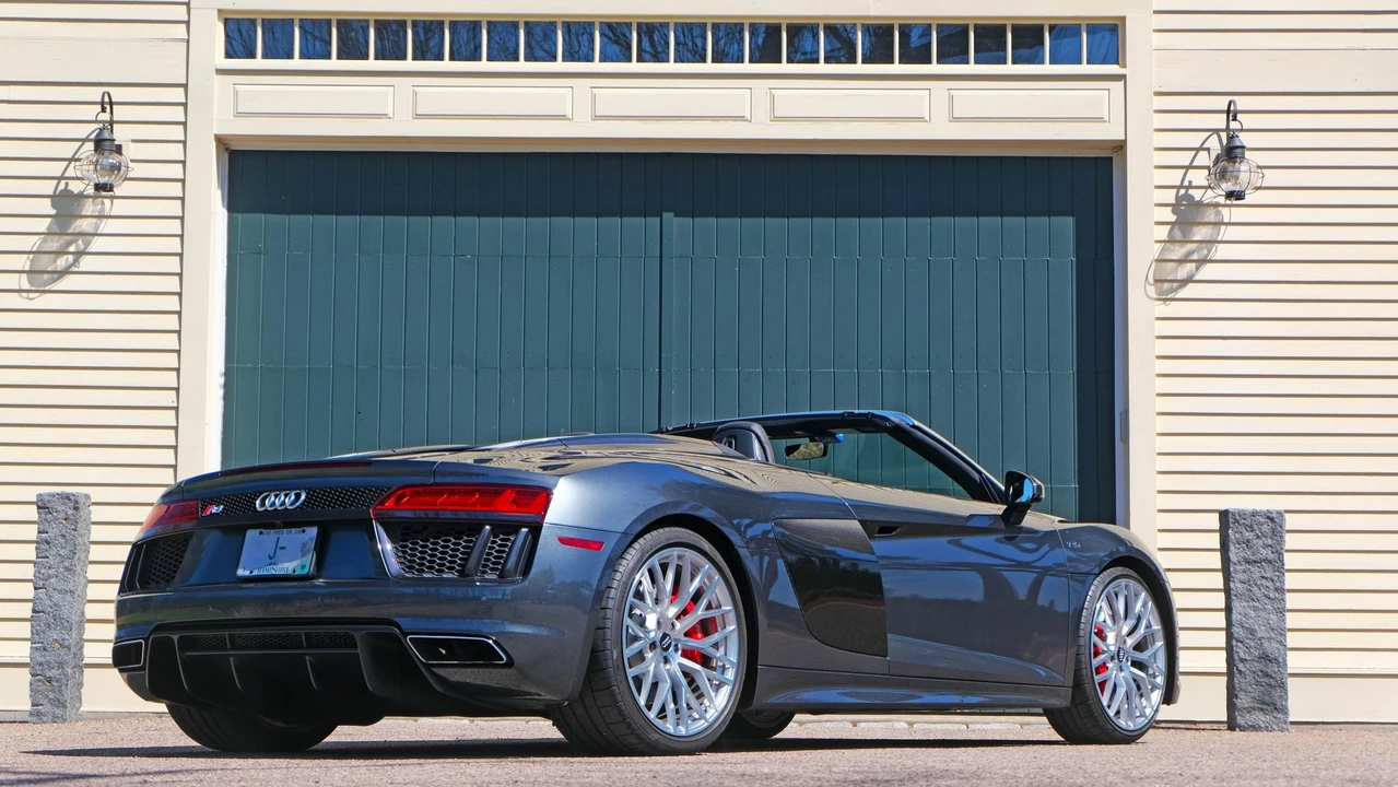2017 Audi 4S R8 - Image 28 of 31