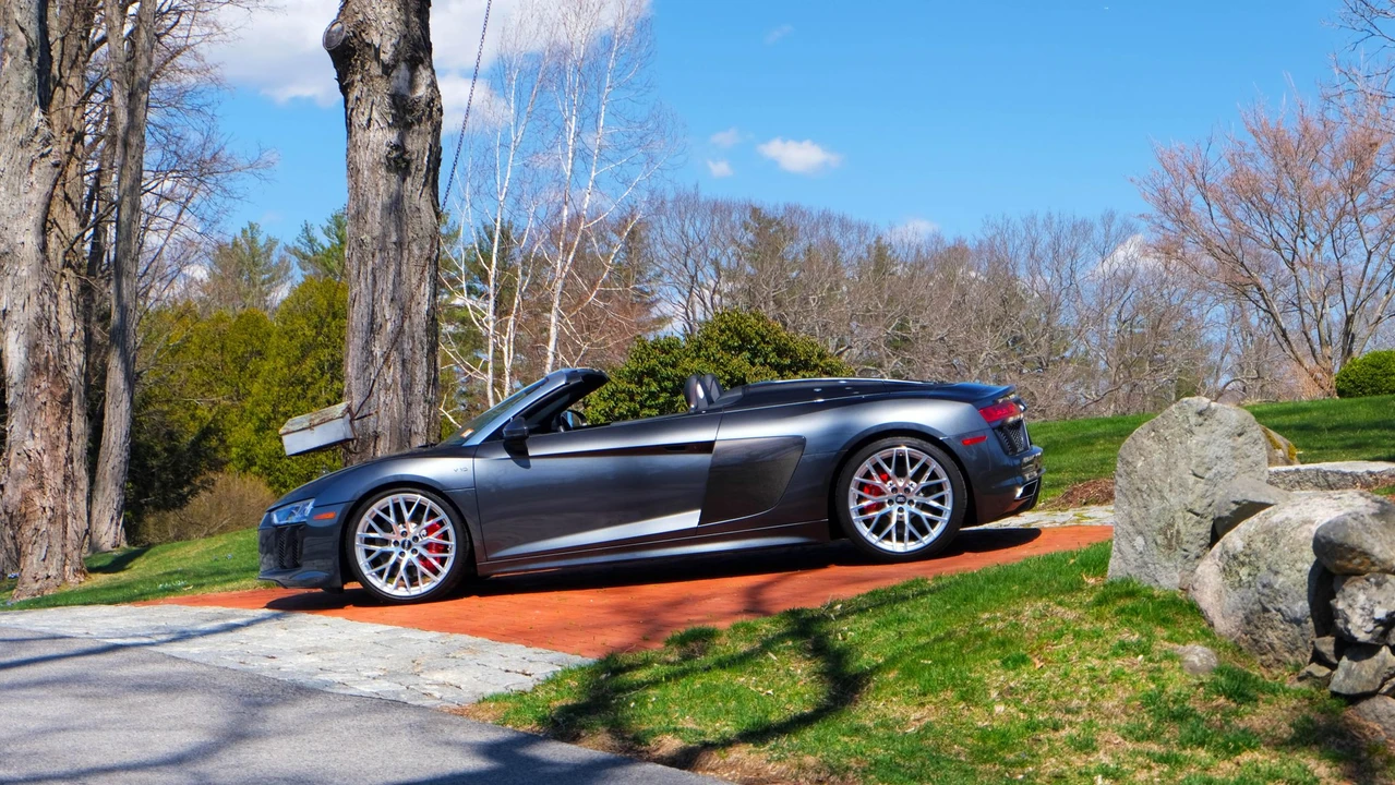 2017 Audi 4S R8 - Image 24 of 31