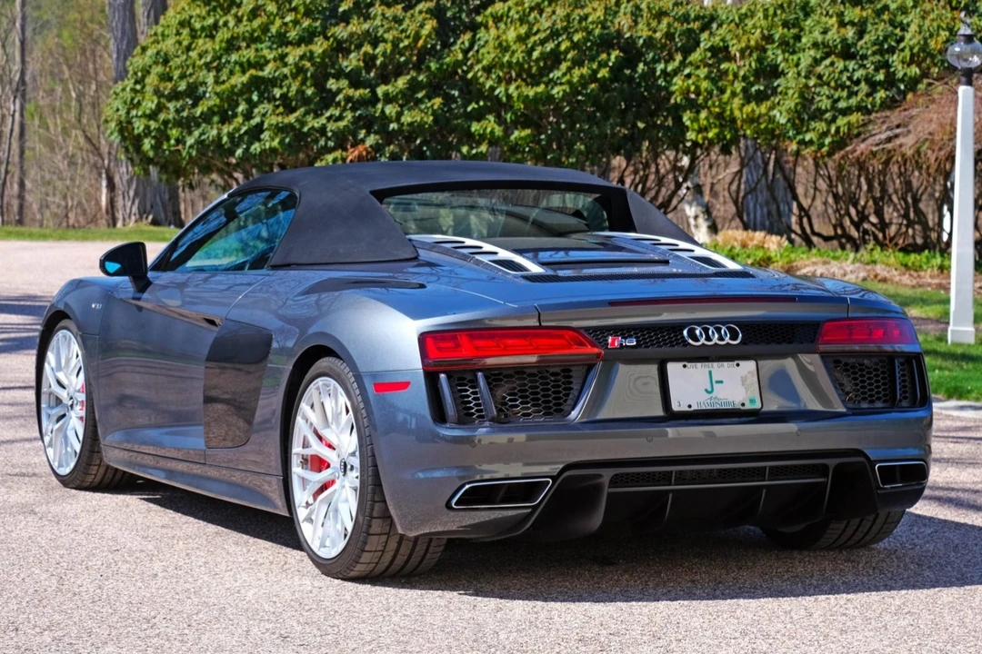 2017 Audi 4S R8 - Image 10 of 31