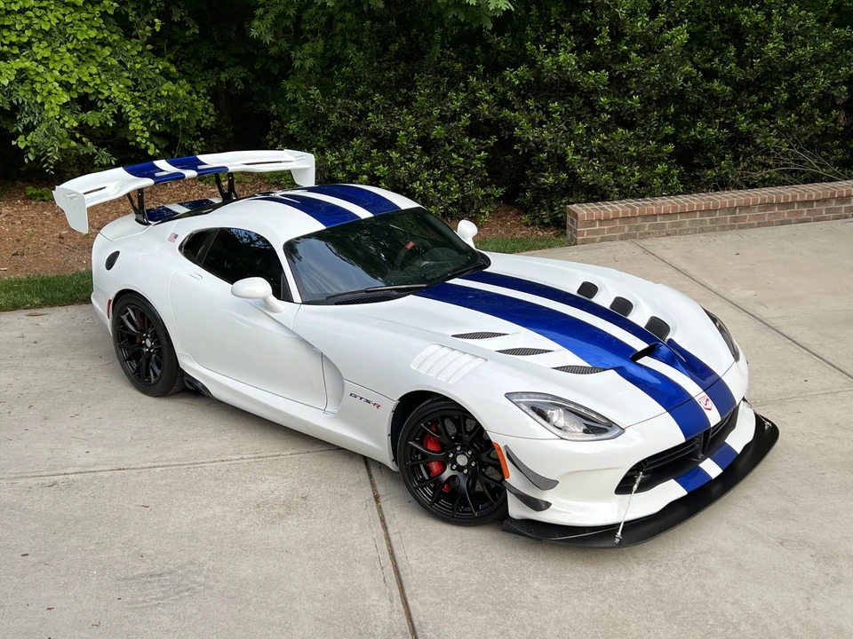 2017 Dodge Viper ACR 5th Gen - Image 2 of 31