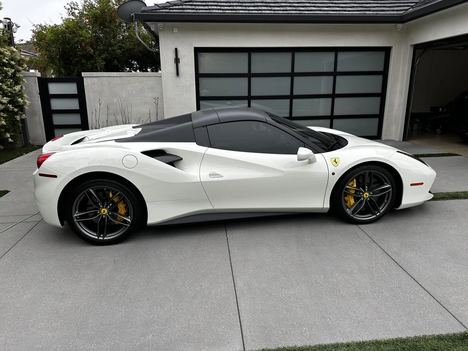 2018 Ferrari 488 Spider - Image 9 of 31