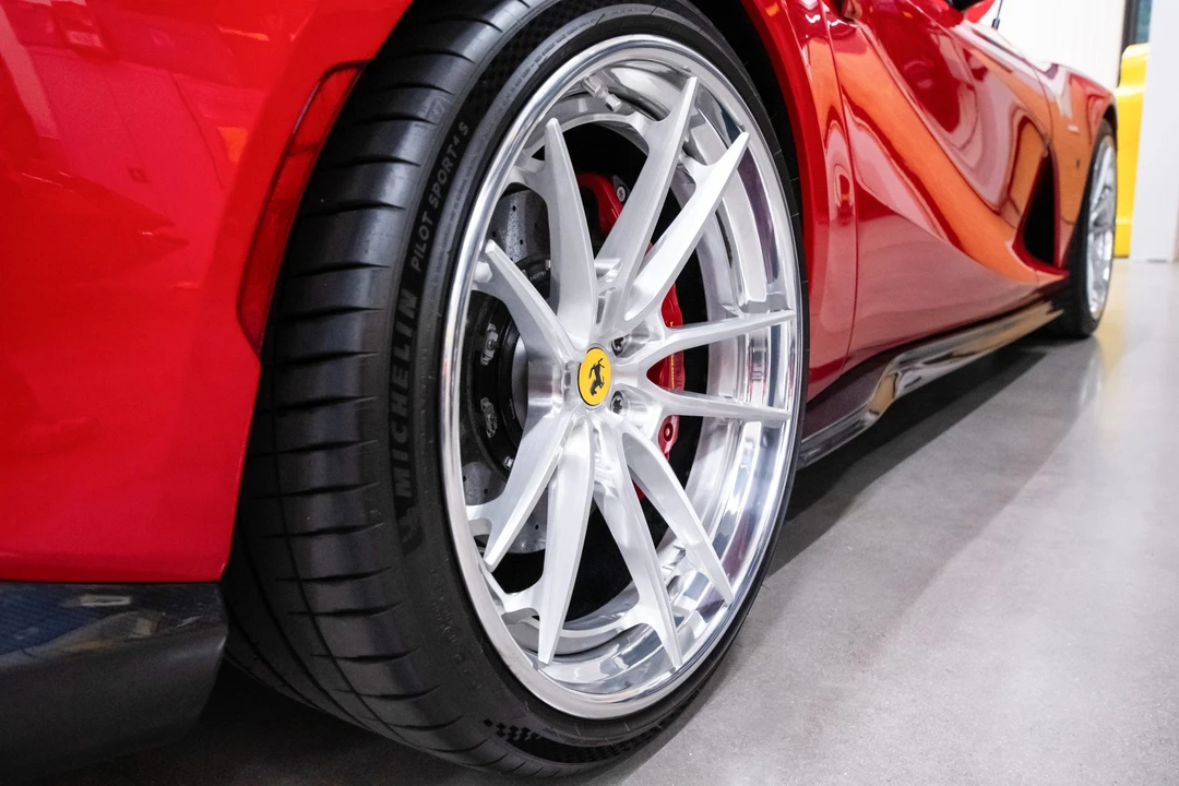 2018 Ferrari 812 Superfast - Image 24 of 31