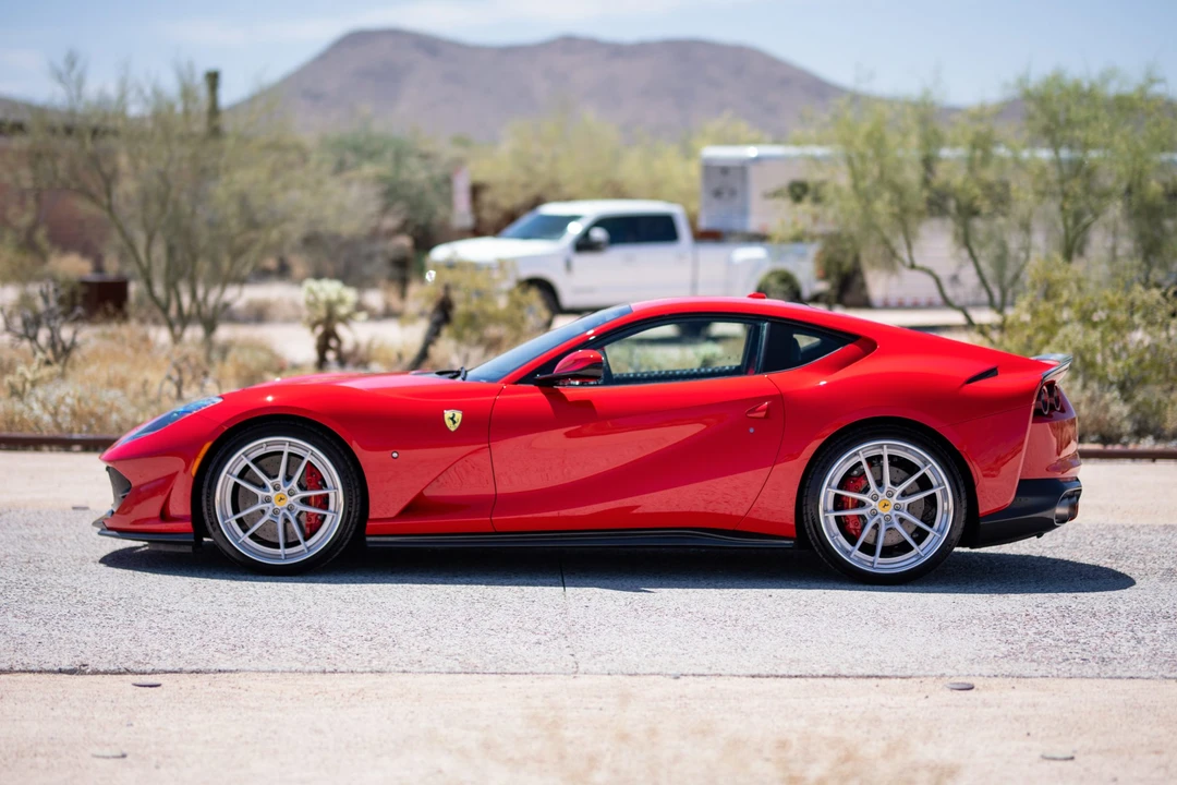 2018 Ferrari 812 Superfast - Image 10 of 31