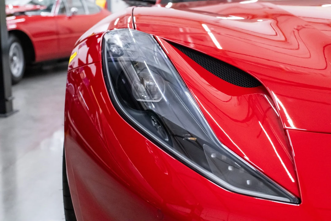 2018 Ferrari 812 Superfast - Image 17 of 31