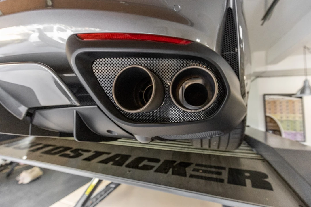 2018 Ferrari 812 Superfast - Image 24 of 31