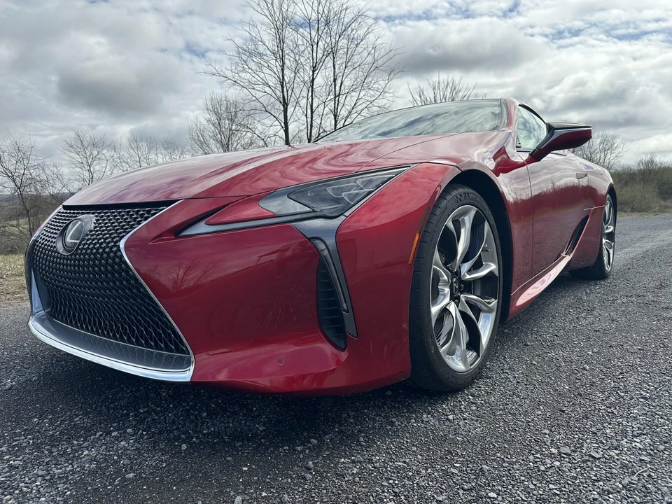 2018 Lexus LC - Image 2 of 31
