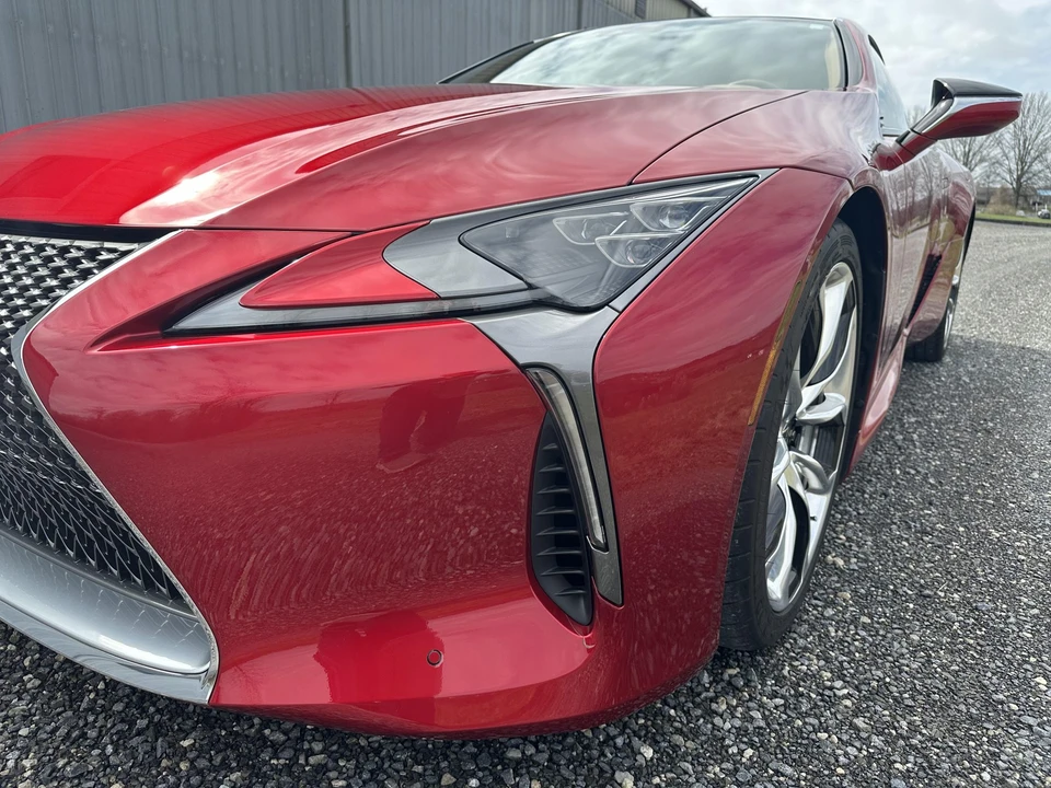 2018 Lexus LC - Image 28 of 31