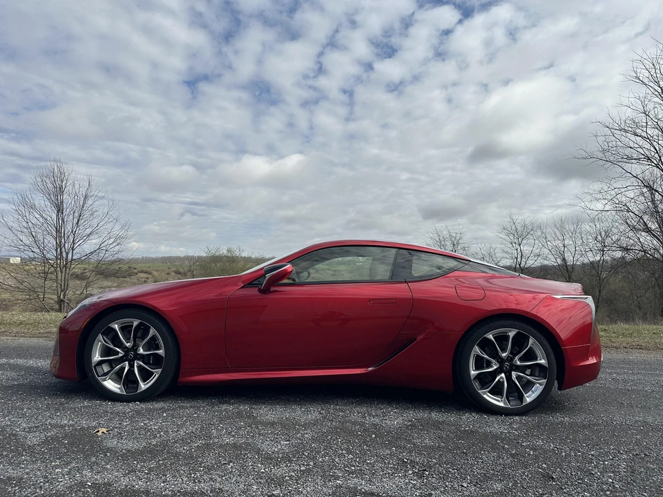 2018 Lexus LC - Image 7 of 31