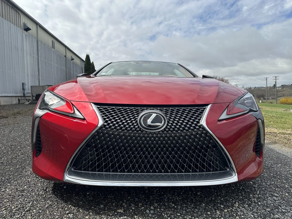2018 Lexus LC - Image 26 of 31