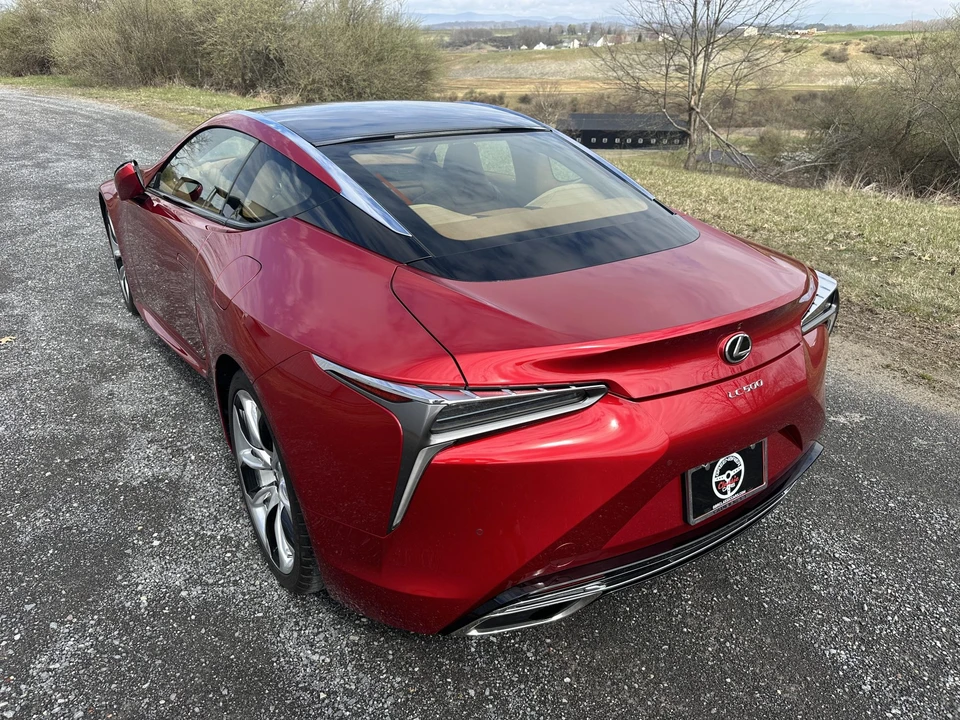 2018 Lexus LC - Image 9 of 31