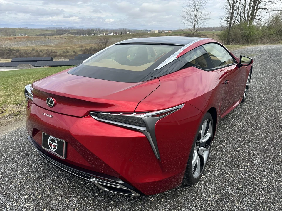 2018 Lexus LC - Image 14 of 31