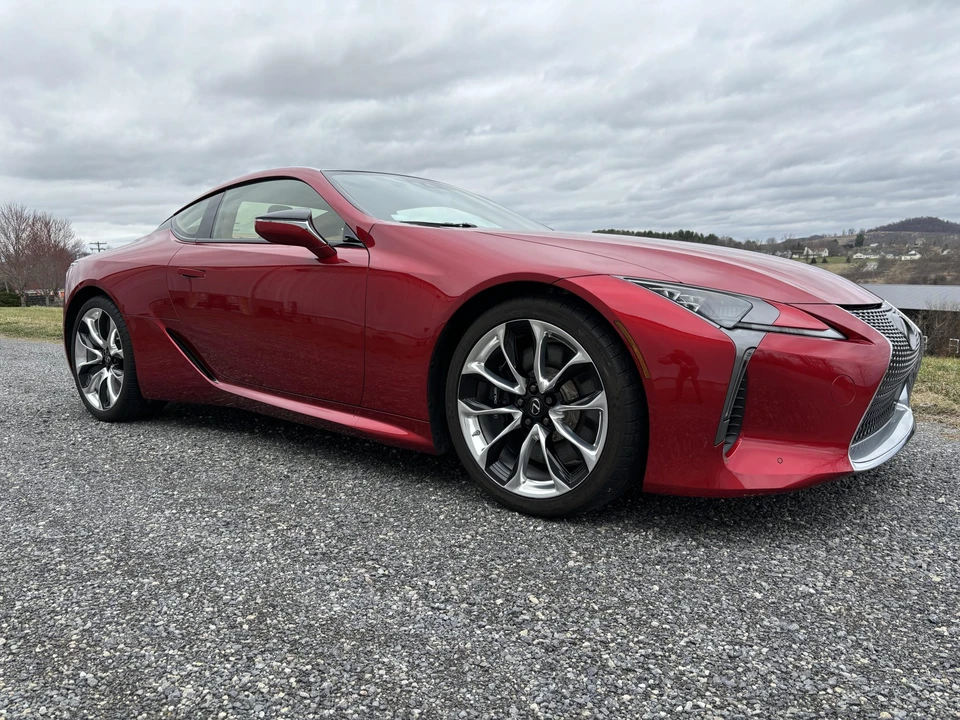 2018 Lexus LC - Image 19 of 31
