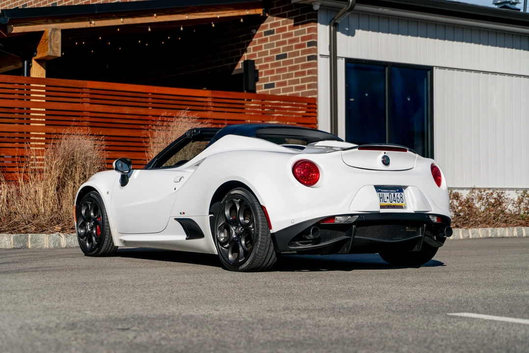 2019 Alfa Romeo 4C Spider - Image 15 of 31