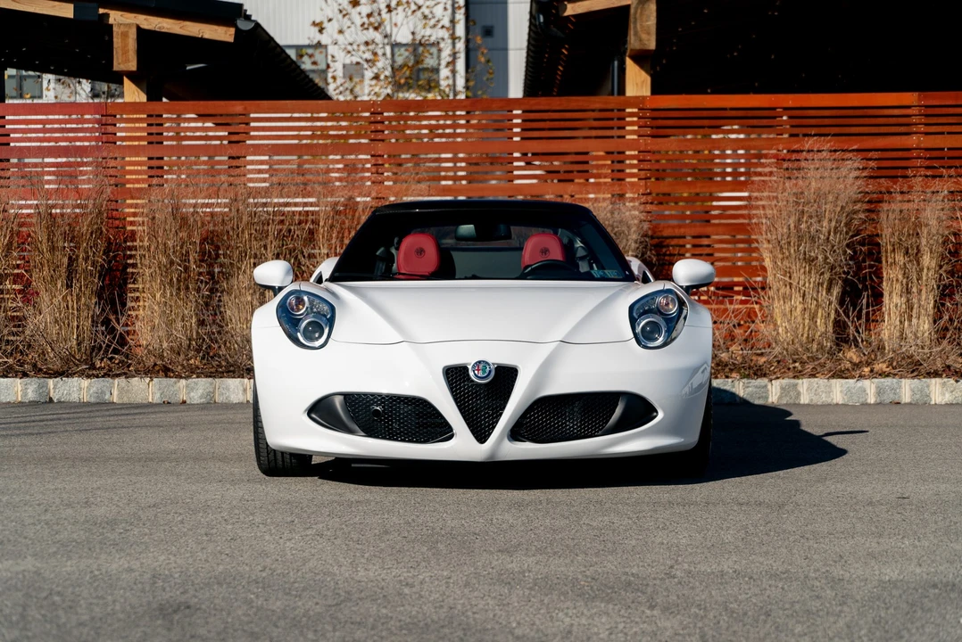 2019 Alfa Romeo 4C Spider - Image 3 of 31