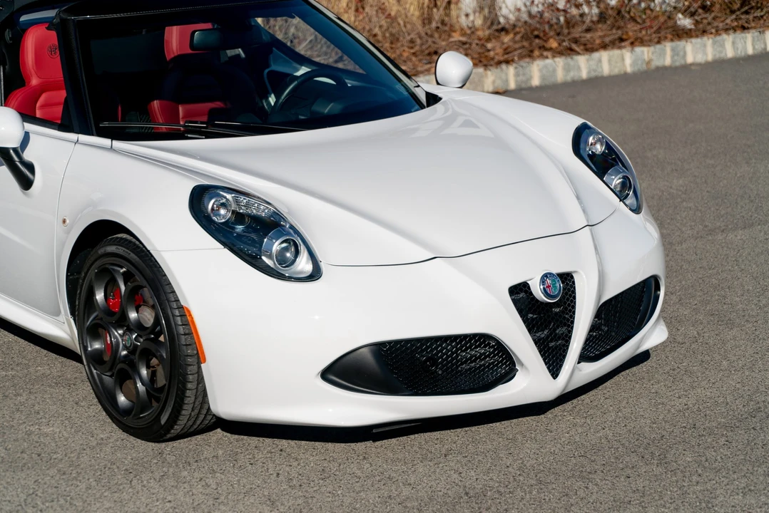2019 Alfa Romeo 4C Spider - Image 24 of 31