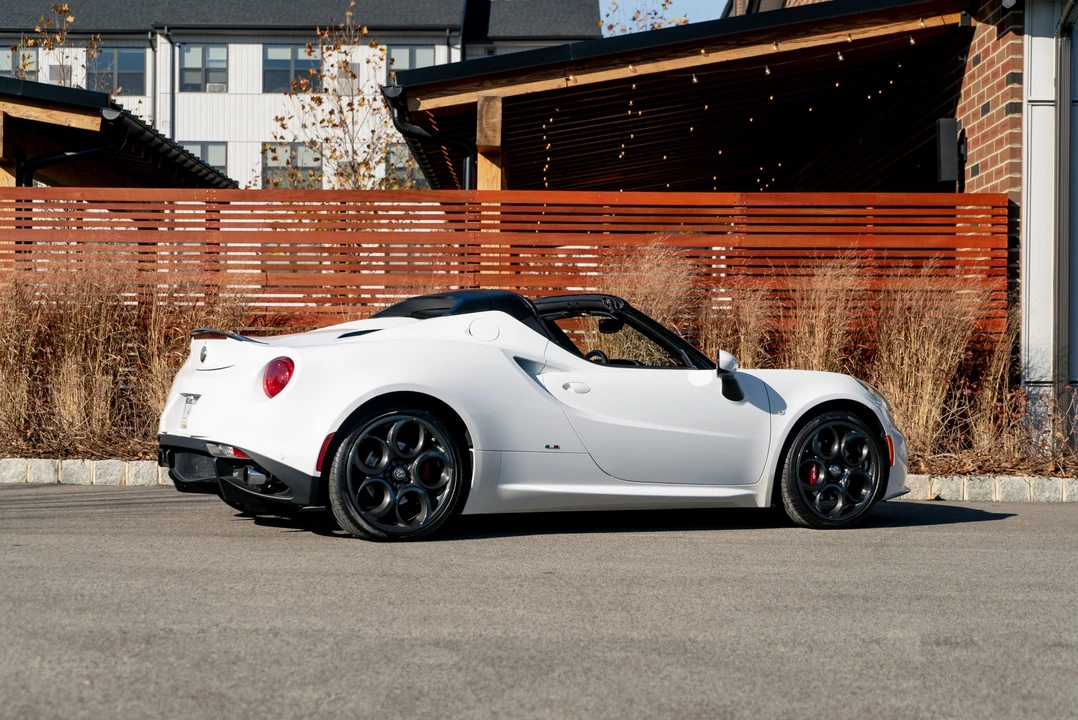 2019 Alfa Romeo 4C Spider - Image 10 of 31