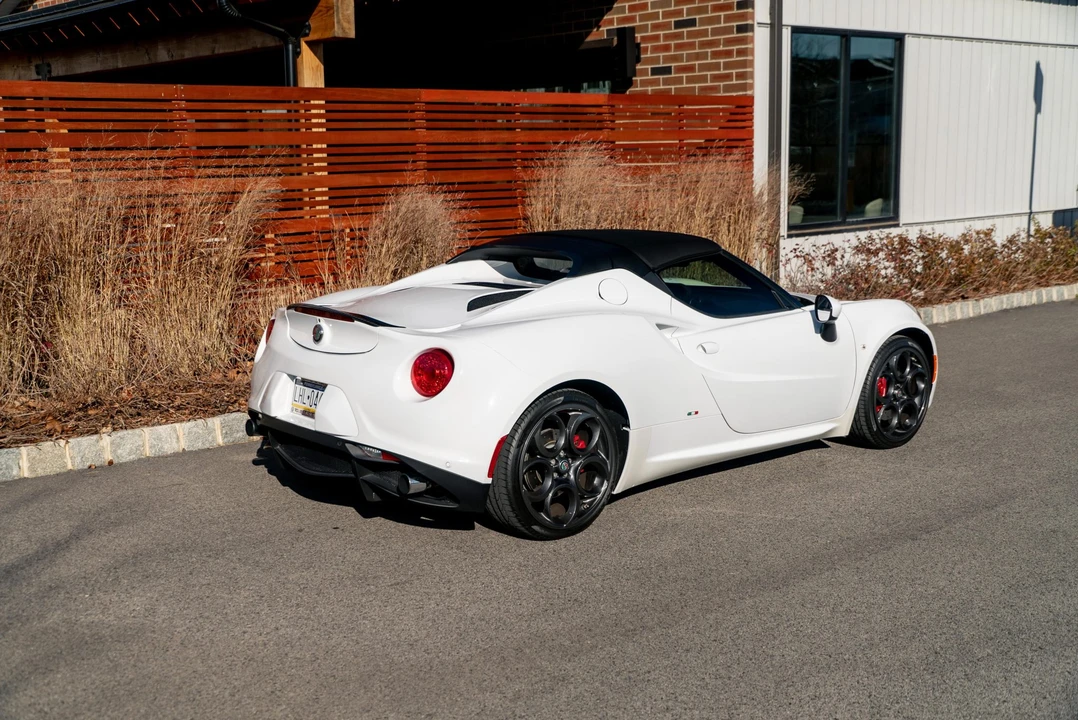 2019 Alfa Romeo 4C Spider - Image 23 of 31