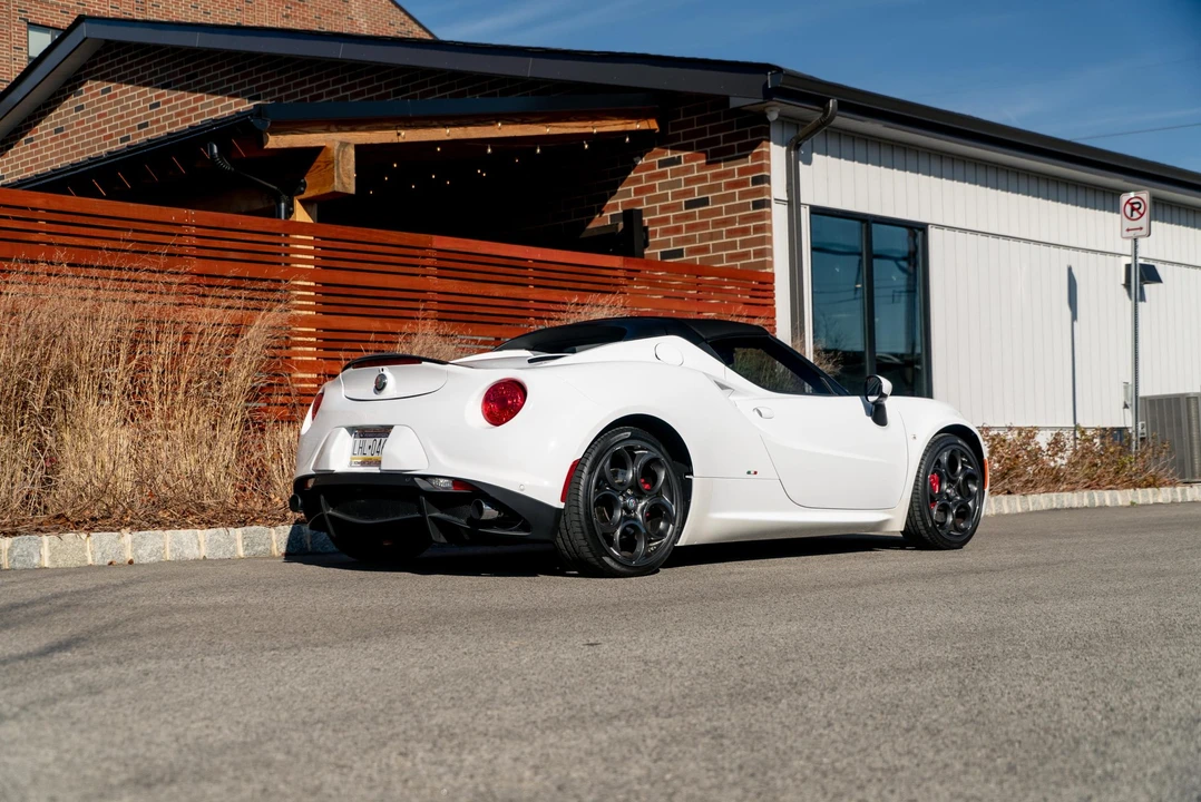 2019 Alfa Romeo 4C Spider - Image 22 of 31