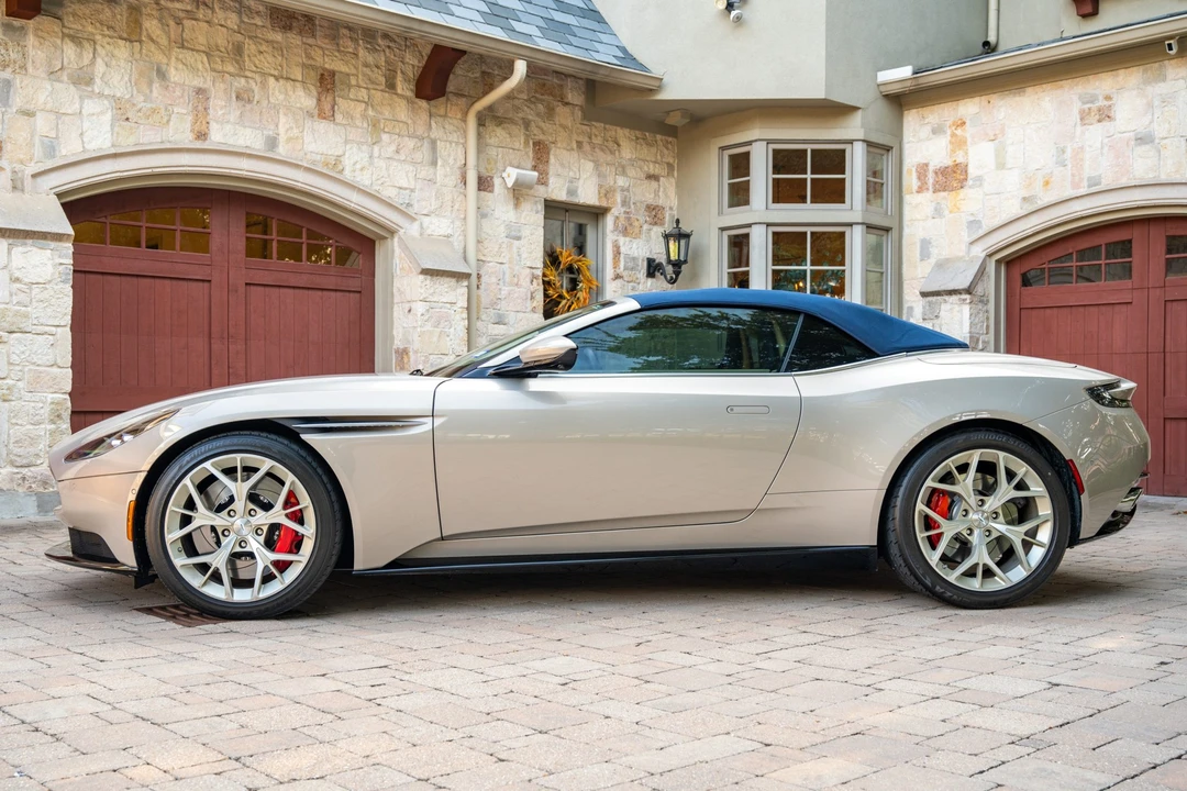 2019 Aston Martin DB11 Volante - Image 16 of 31