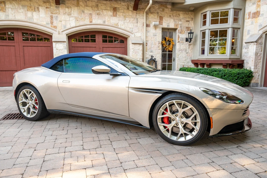 2019 Aston Martin DB11 Volante - Image 11 of 31
