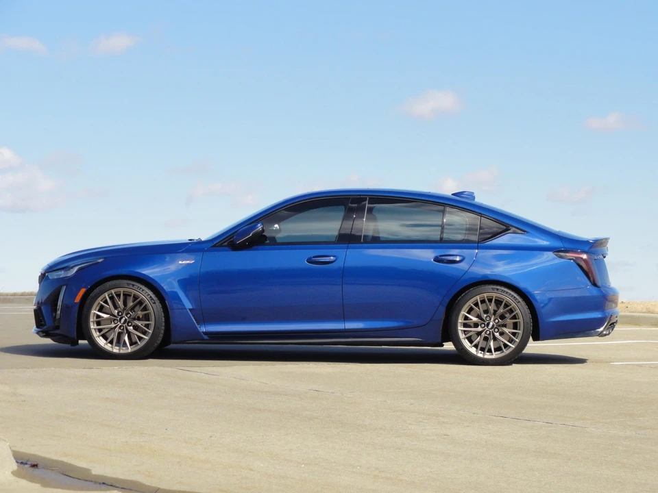2022 Cadillac CT5-V Blackwing - Image 10 of 31
