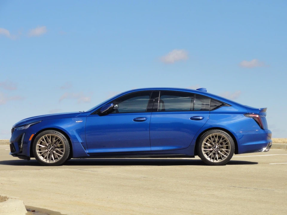 2022 Cadillac CT5-V Blackwing - Image 11 of 31