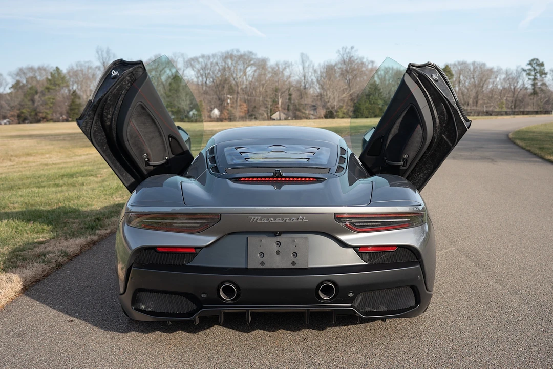 2023 Maserati MC20 - Image 15 of 31
