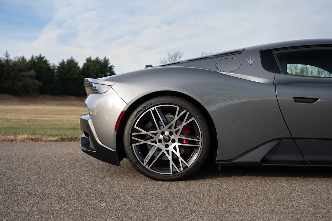 2023 Maserati MC20 - Image 19 of 31