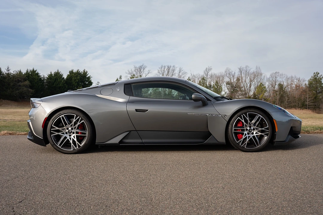 2023 Maserati MC20 - Image 8 of 31