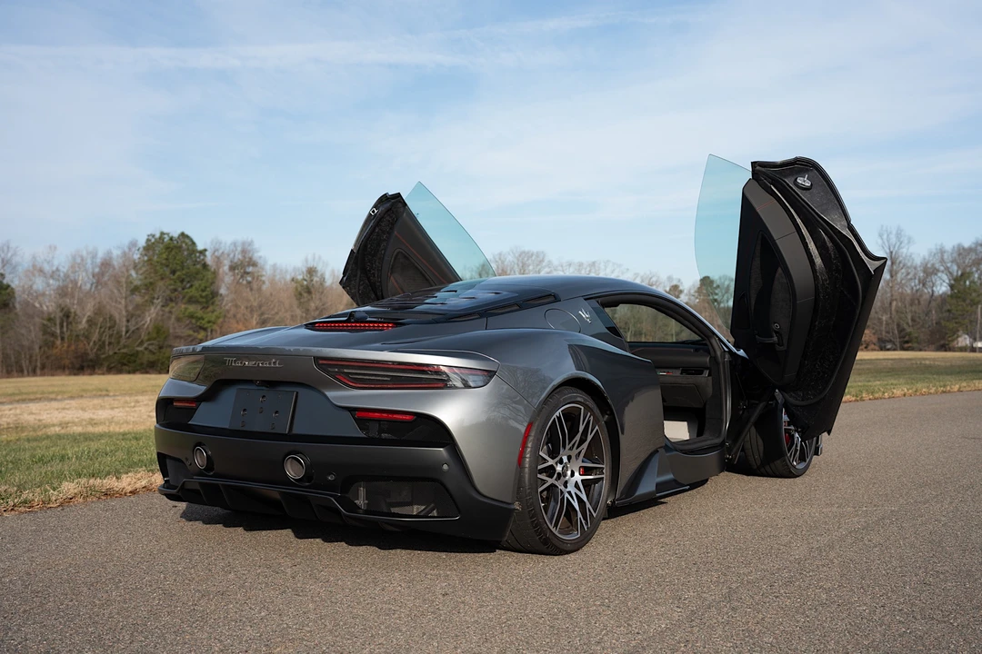 2023 Maserati MC20 - Image 14 of 31