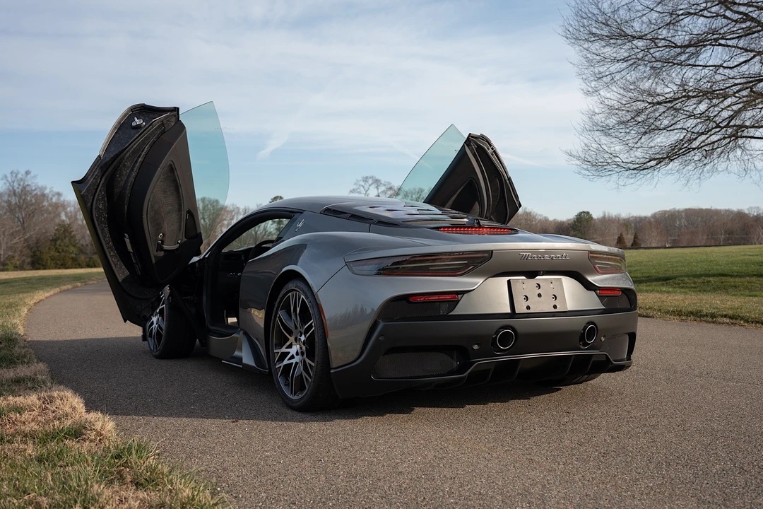 2023 Maserati MC20 - Image 16 of 31